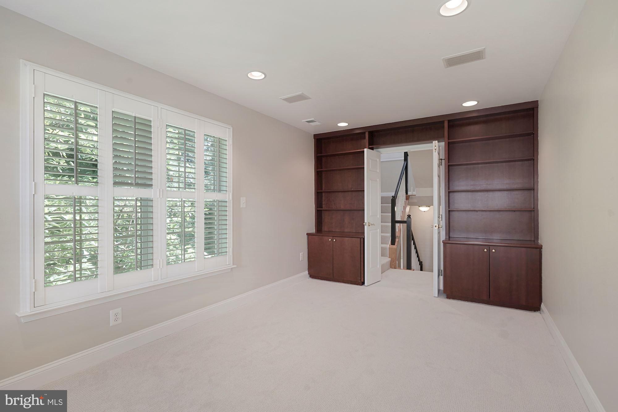 PALISADES PARK - Residential