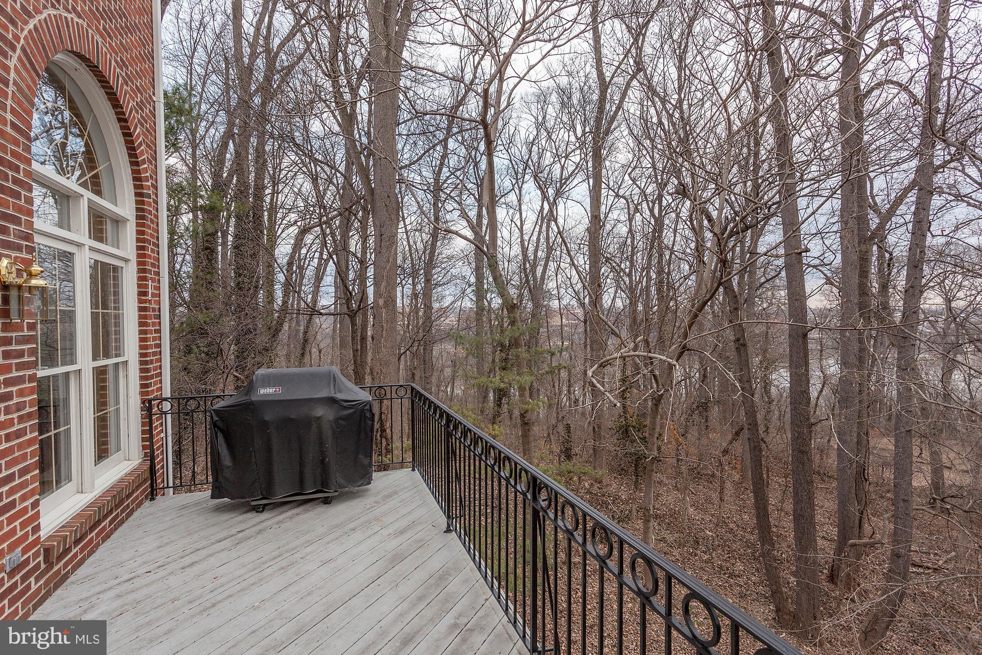 PALISADES PARK - Residential