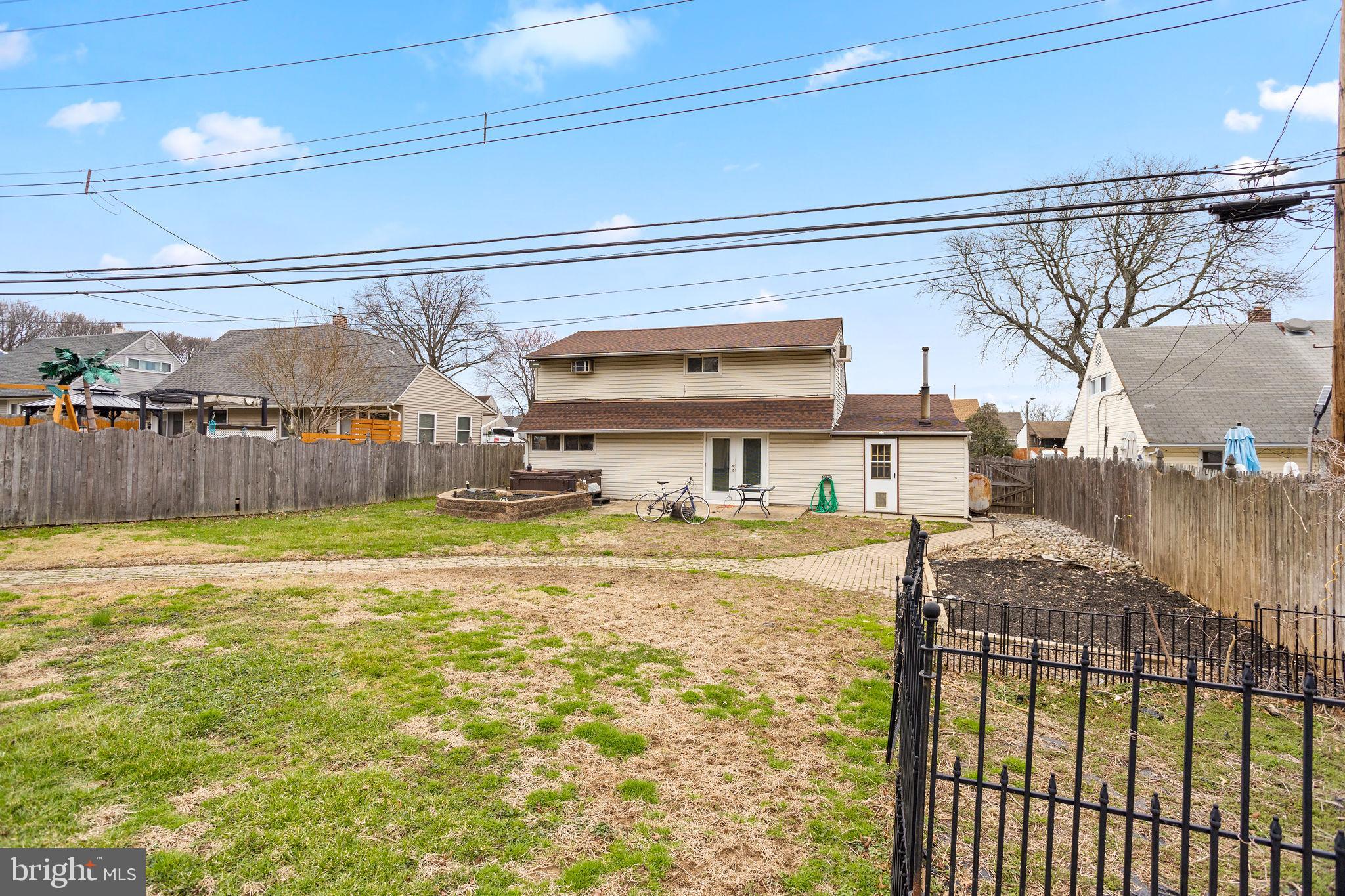 RED CEDAR HILL - Residential