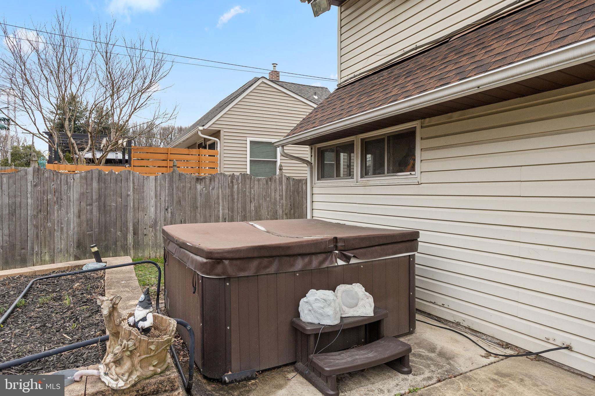 RED CEDAR HILL - Residential