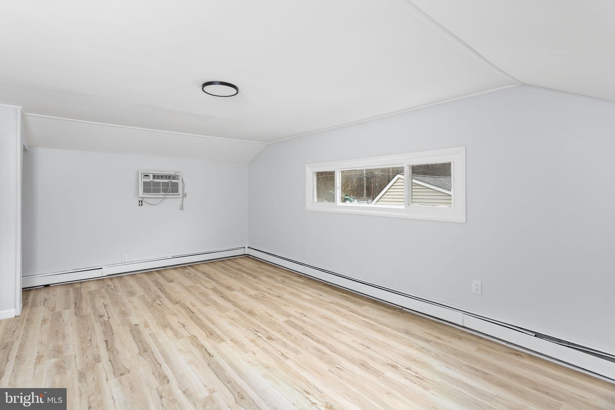 RED CEDAR HILL - Residential