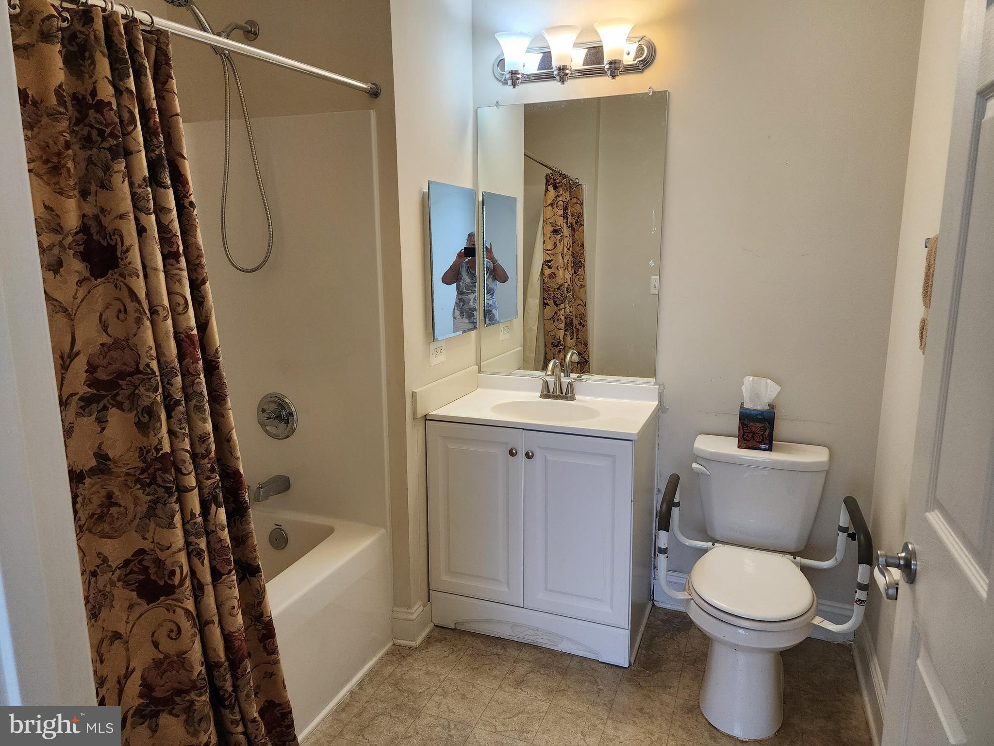 EMERALD HILLS - Residential