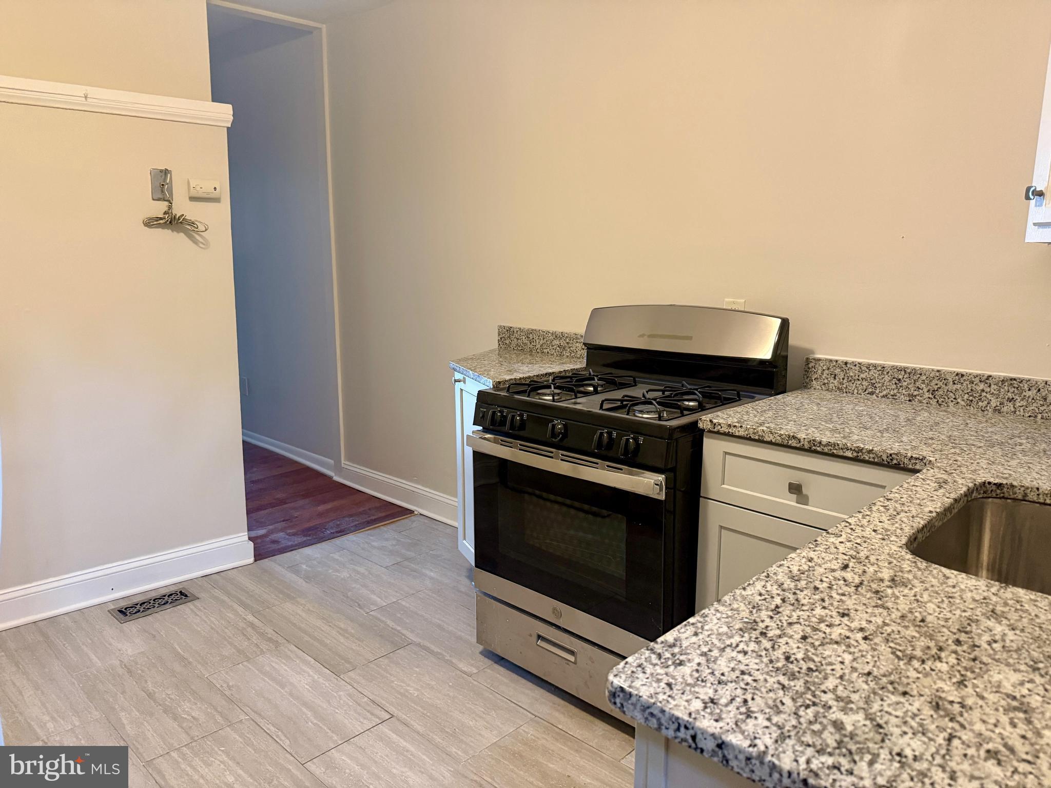BARCLAY - Residential Lease
