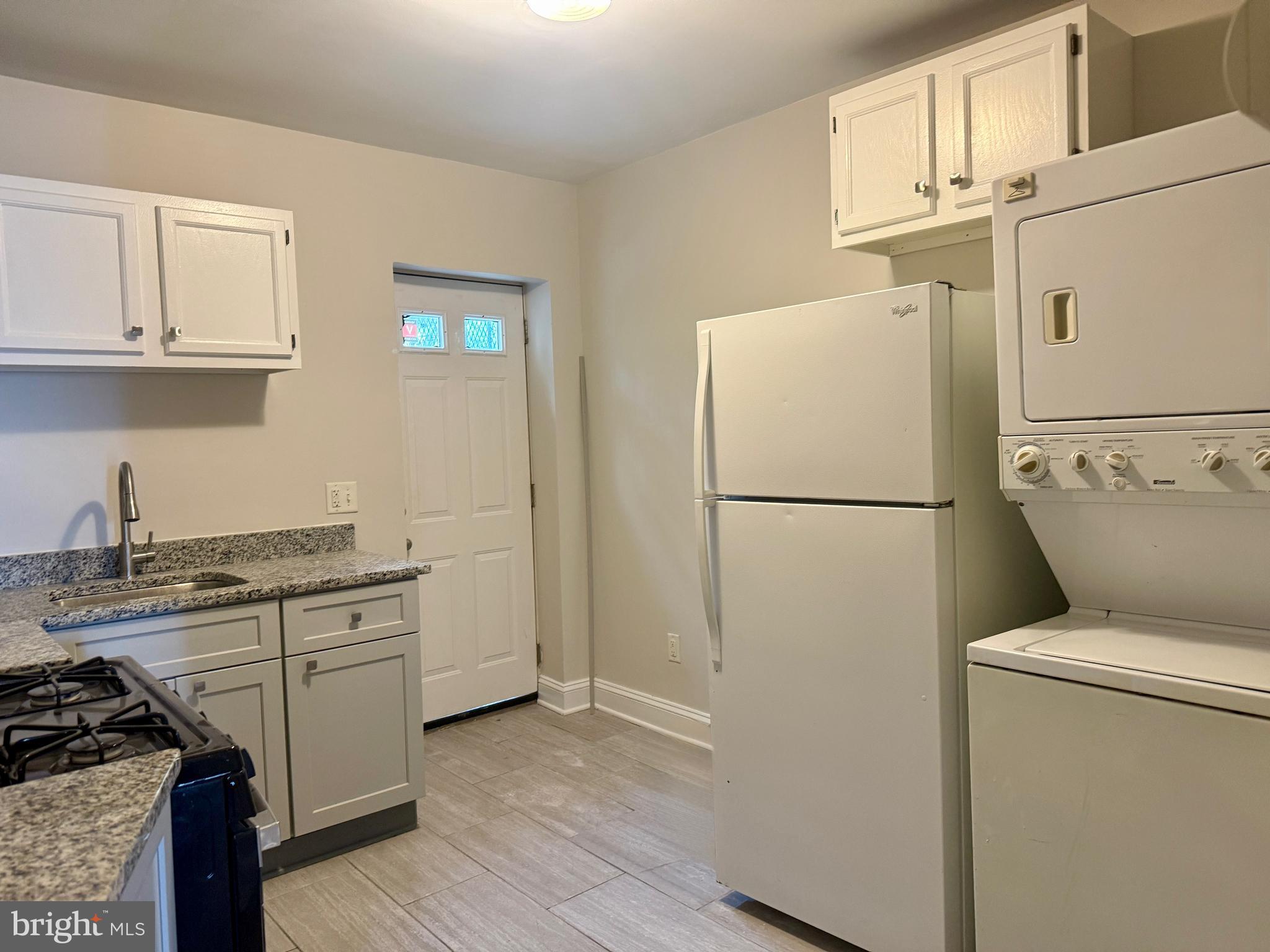 BARCLAY - Residential Lease