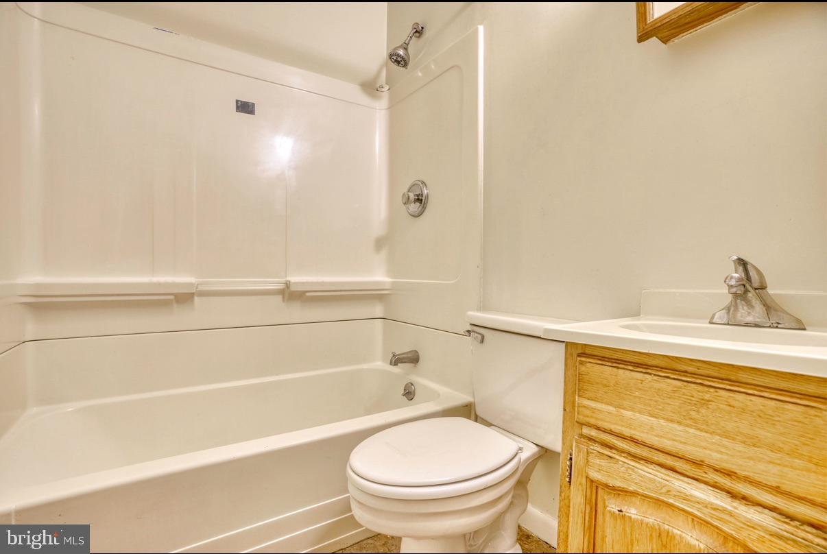 BARCLAY - Residential Lease
