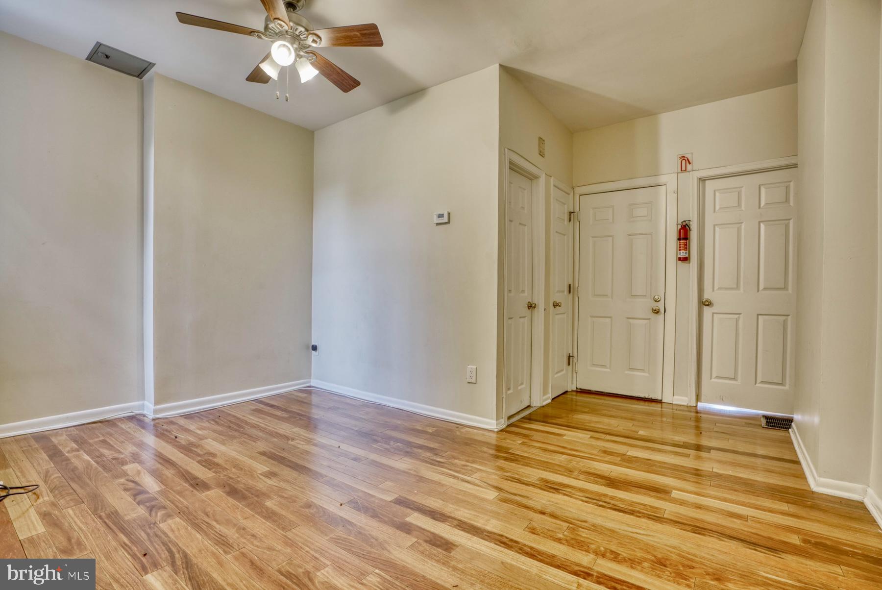 BARCLAY - Residential Lease