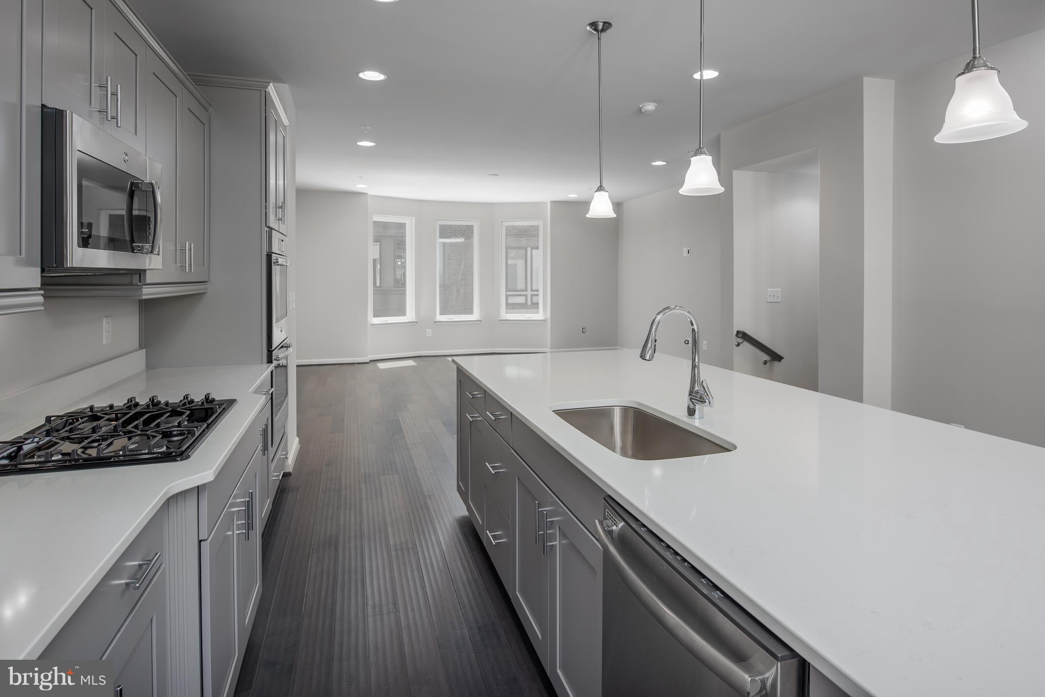 POTOMAC OVERLOOK - Residential