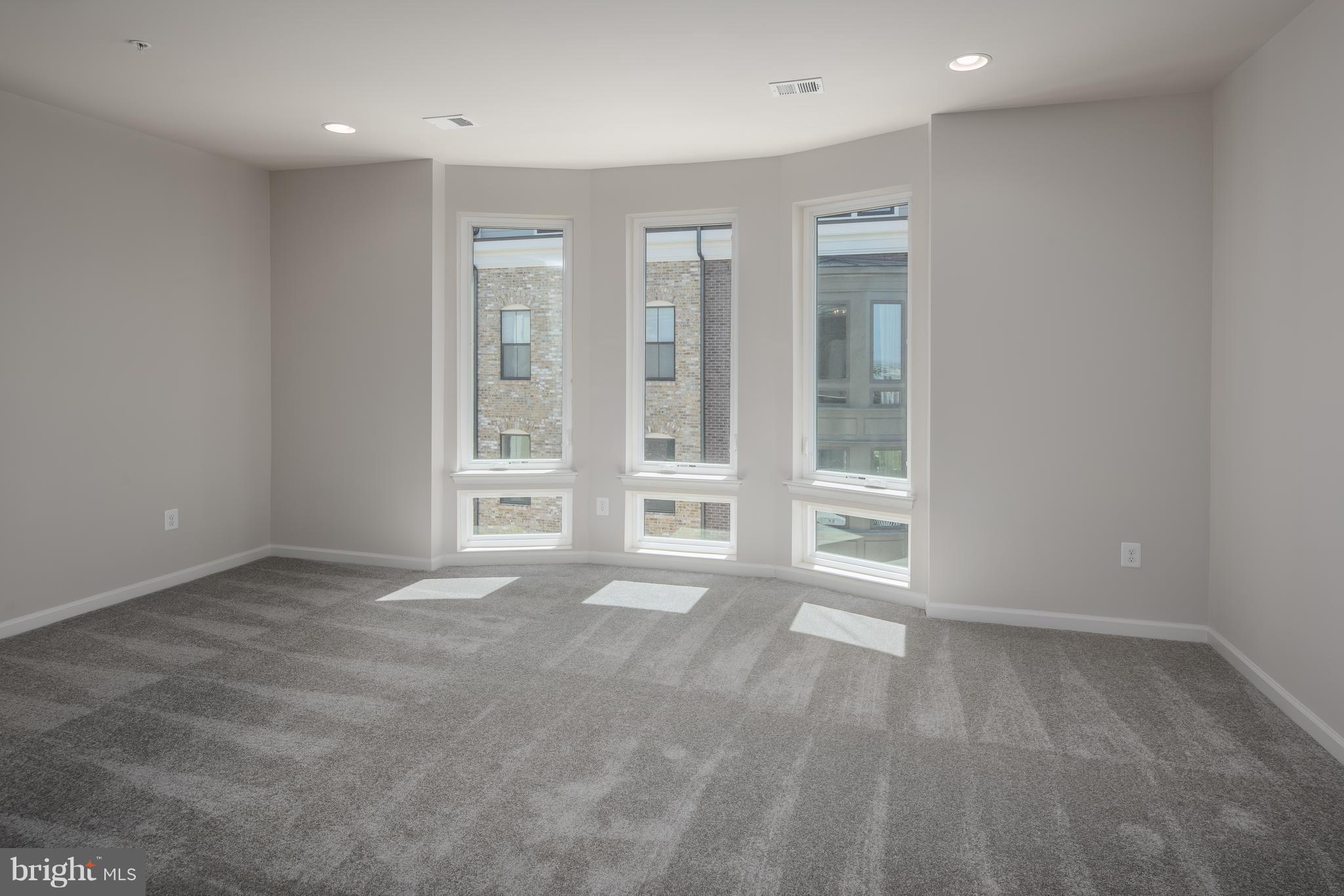 POTOMAC OVERLOOK - Residential