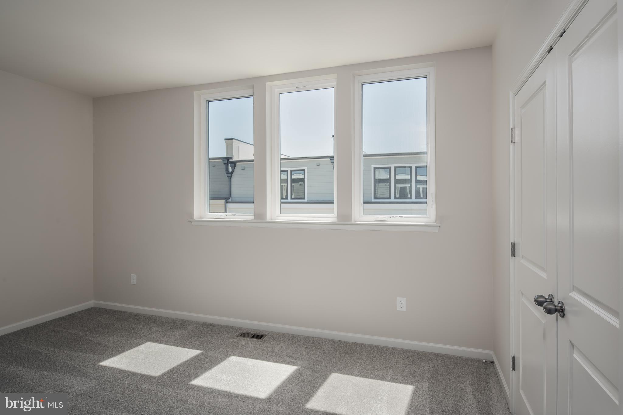 POTOMAC OVERLOOK - Residential