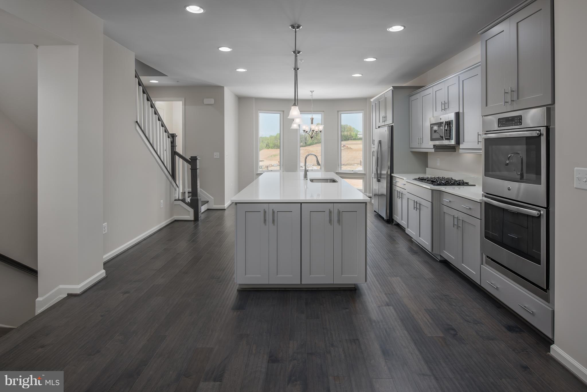 POTOMAC OVERLOOK - Residential