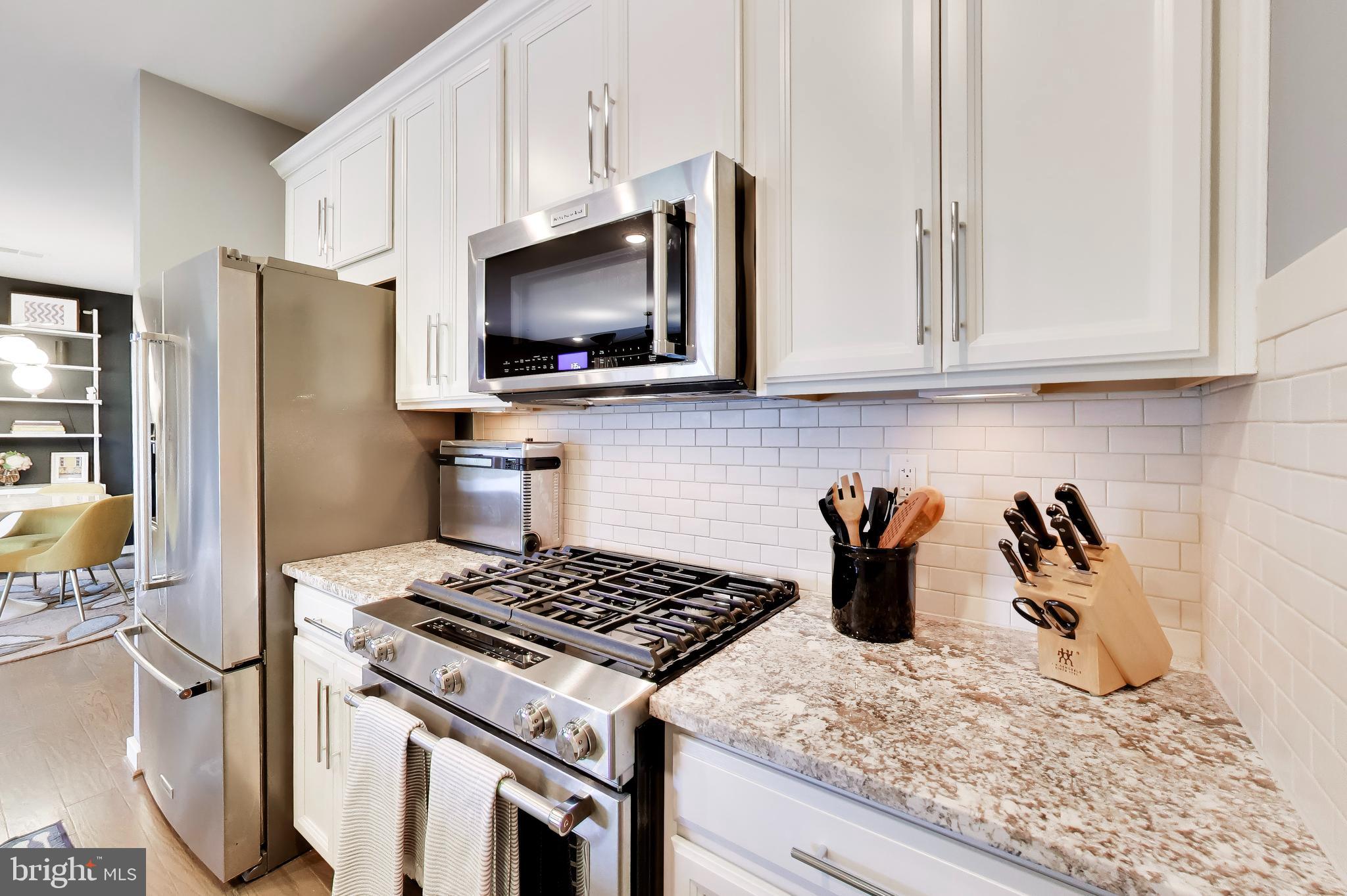 3985 NORTON PLACE 206