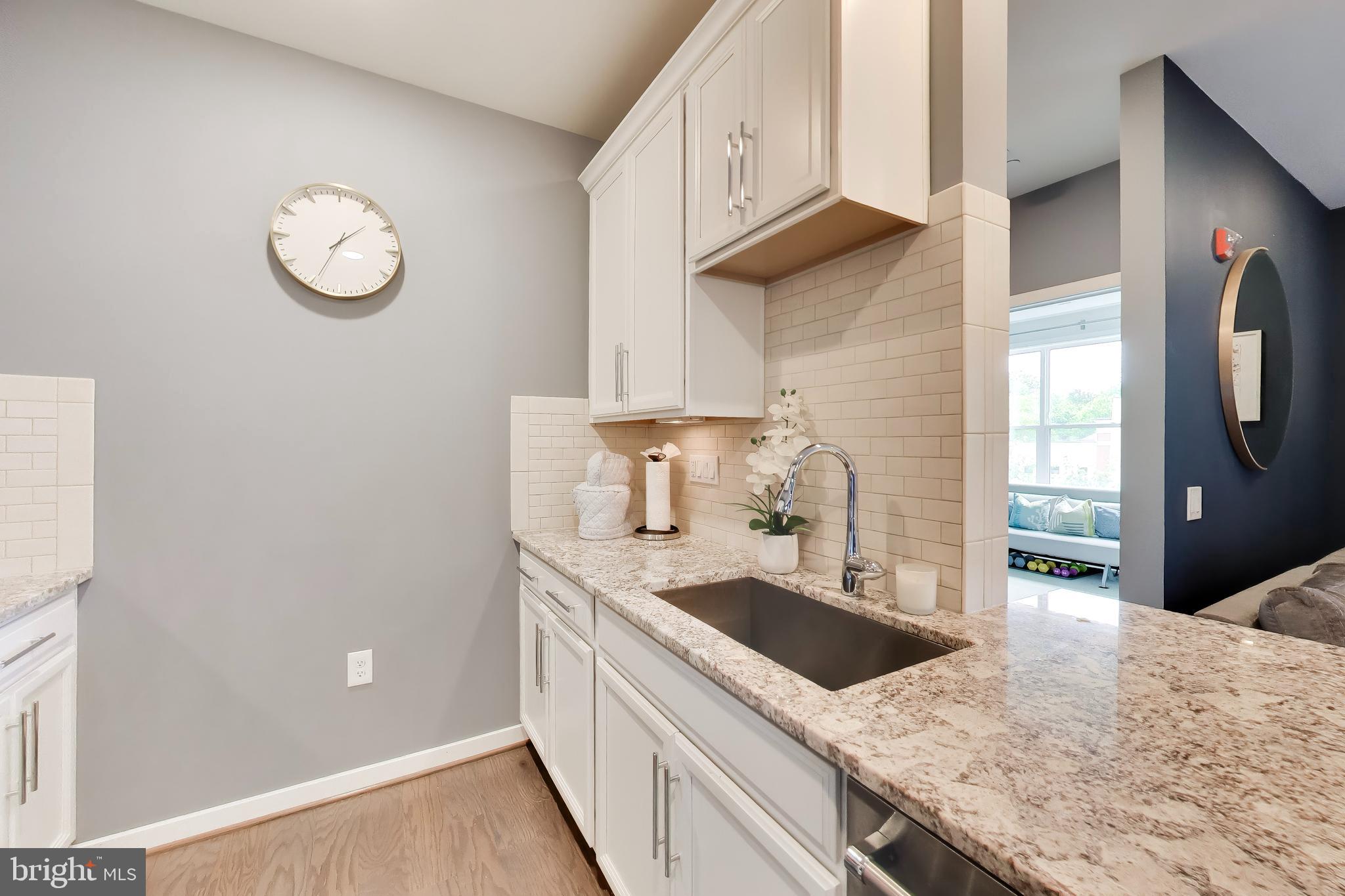 3985 NORTON PLACE 206
