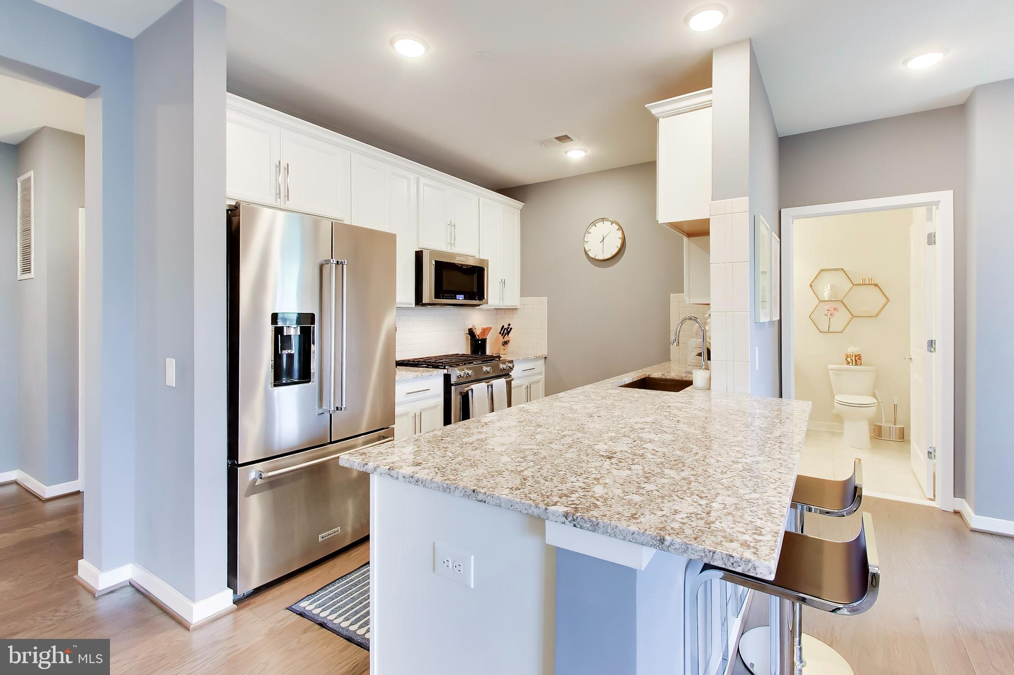 3985 NORTON PLACE 206