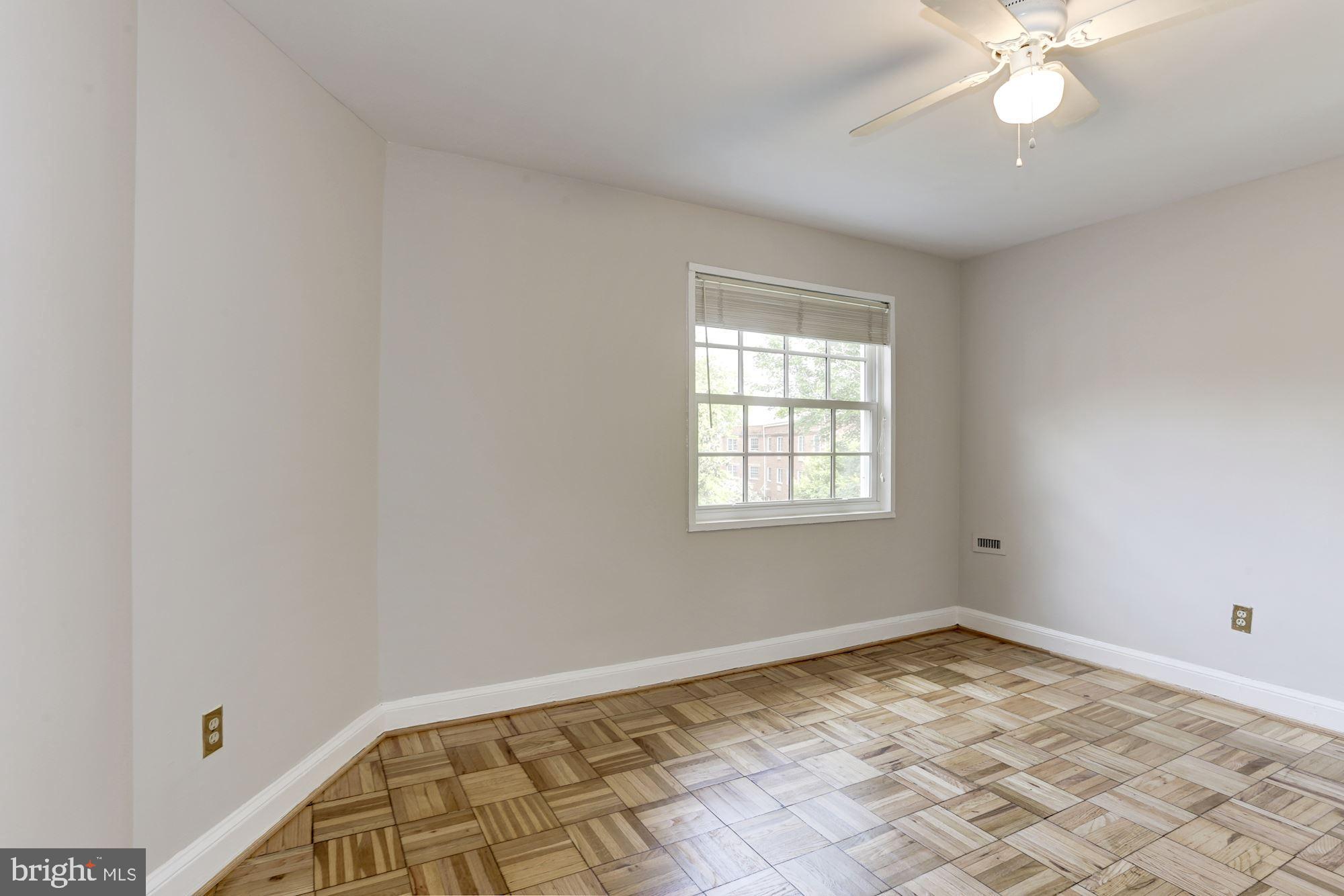 POTOWMACK CROSSING - Residential