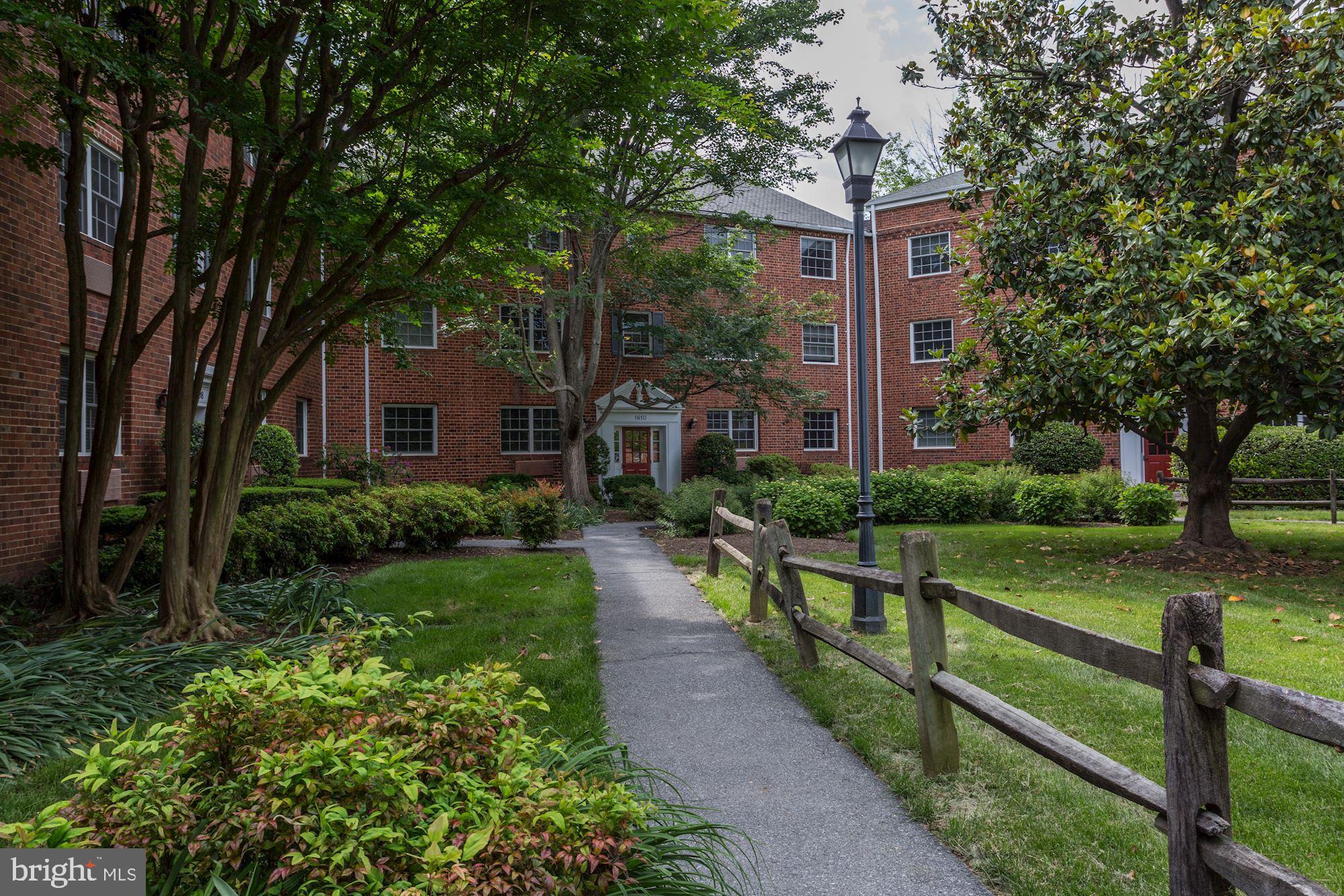 POTOWMACK CROSSING - Residential