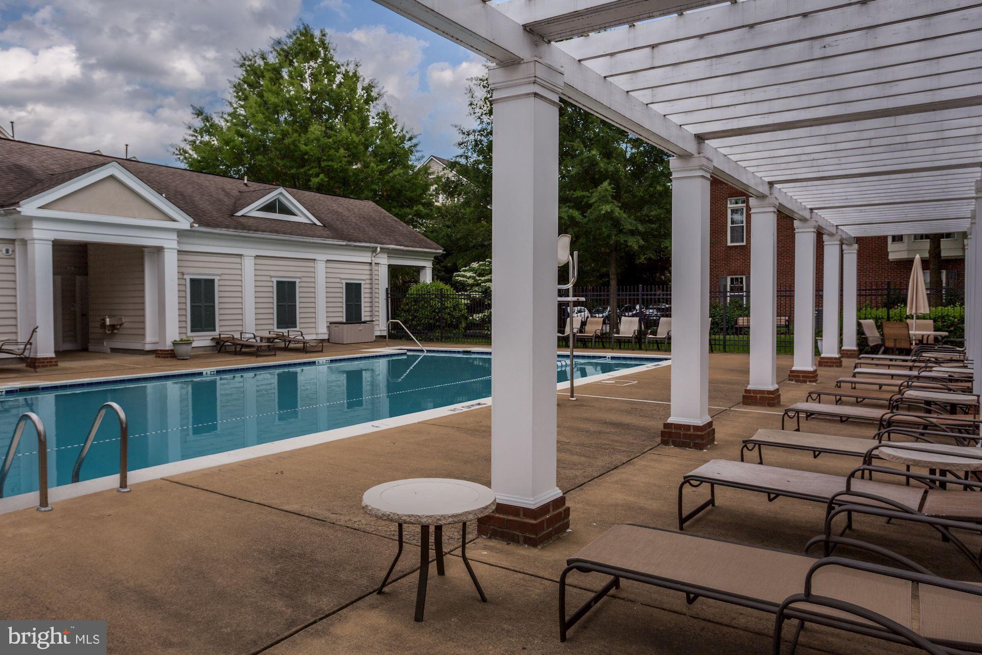 POTOWMACK CROSSING - Residential