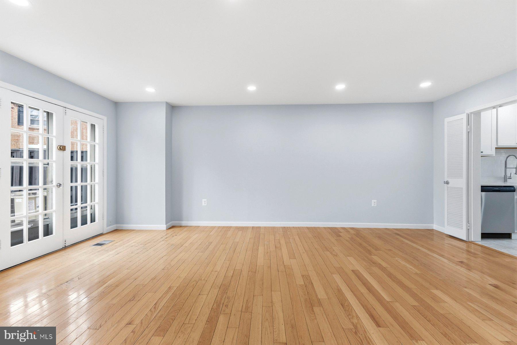 SPRINGFIELD VILLAGE - Residential