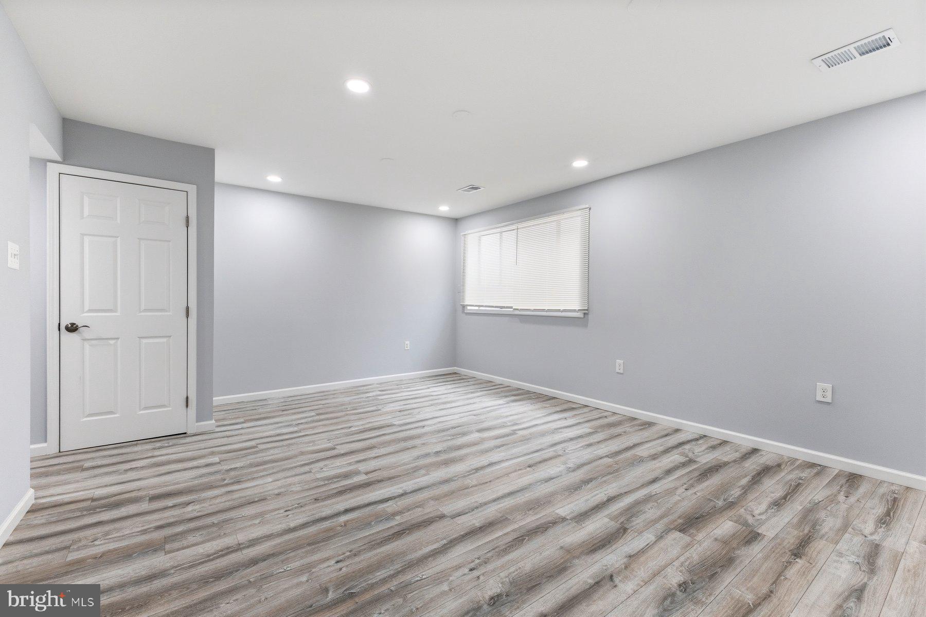 SPRINGFIELD VILLAGE - Residential