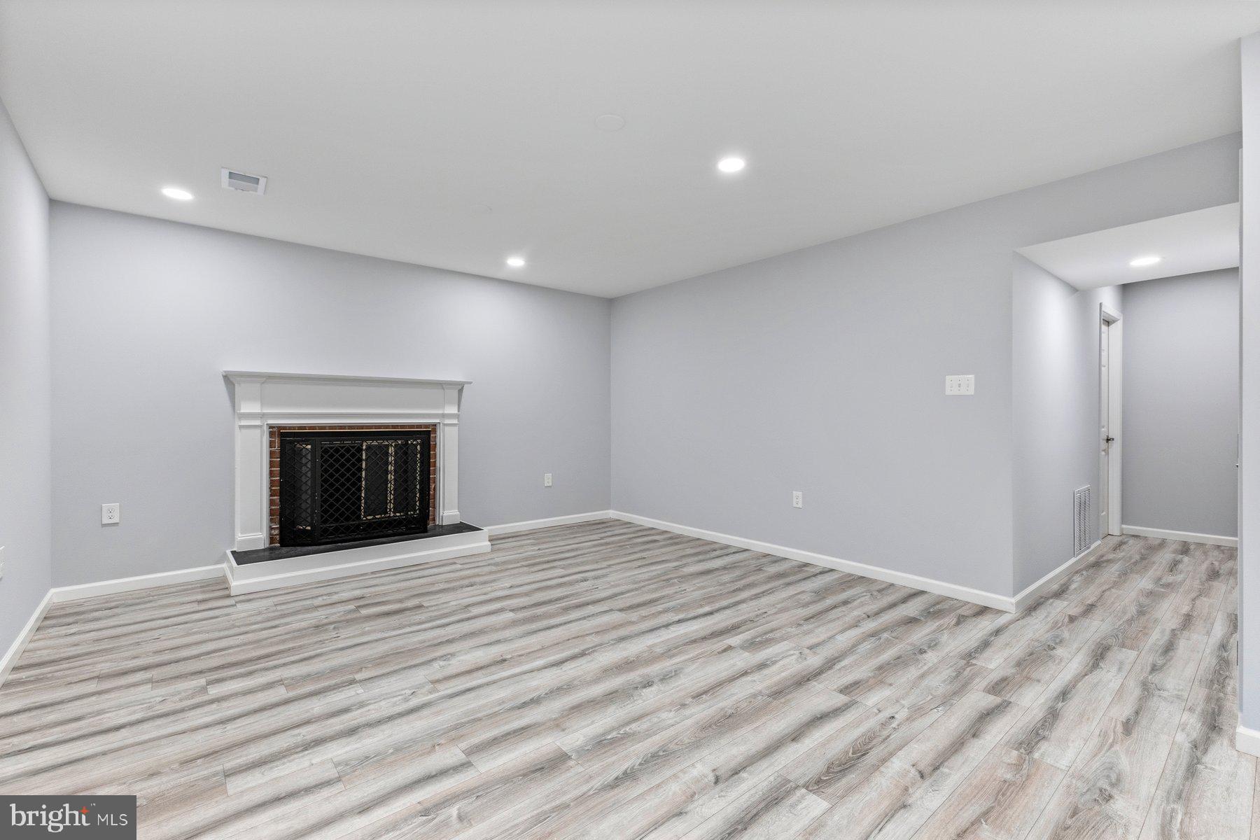 SPRINGFIELD VILLAGE - Residential