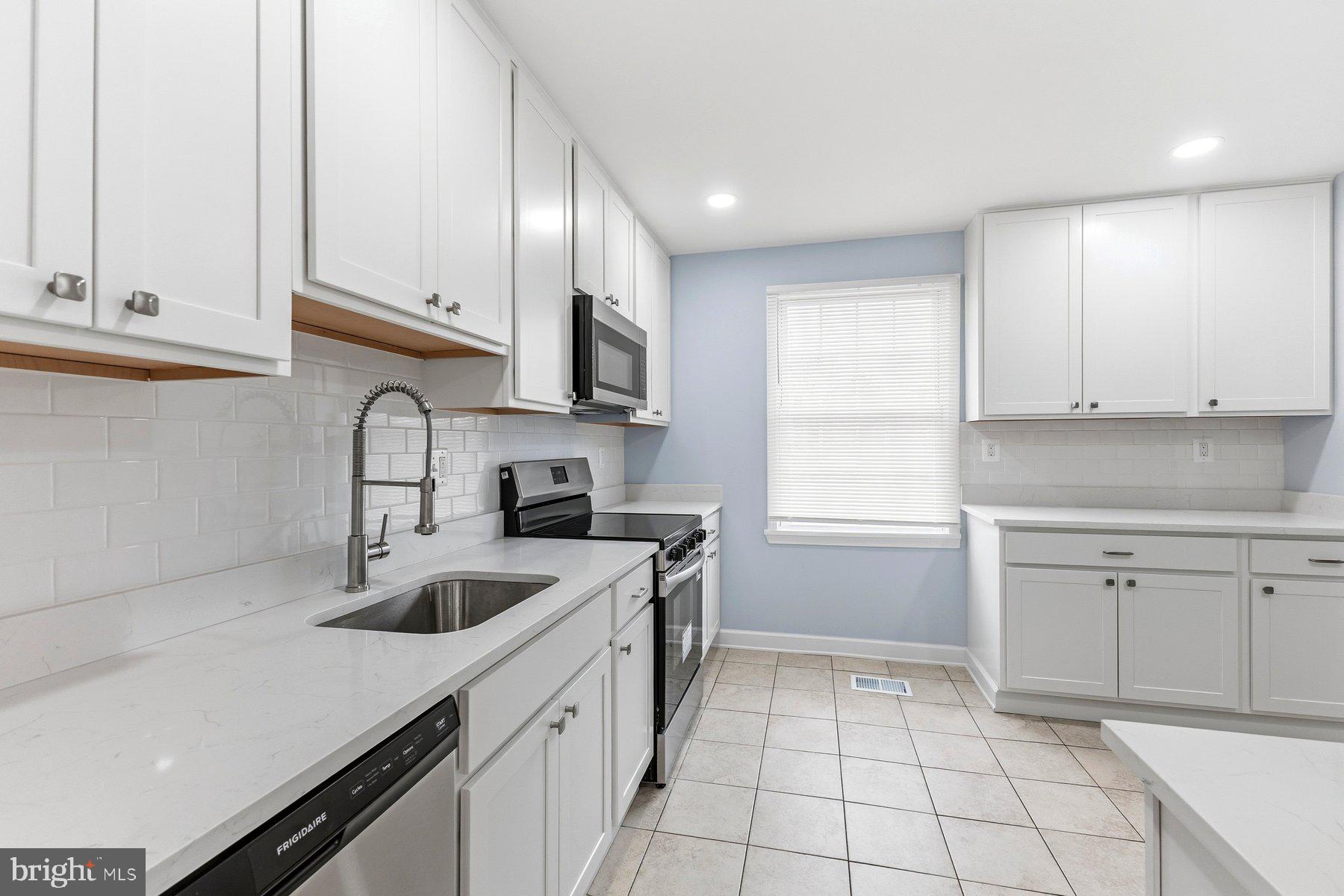 SPRINGFIELD VILLAGE - Residential