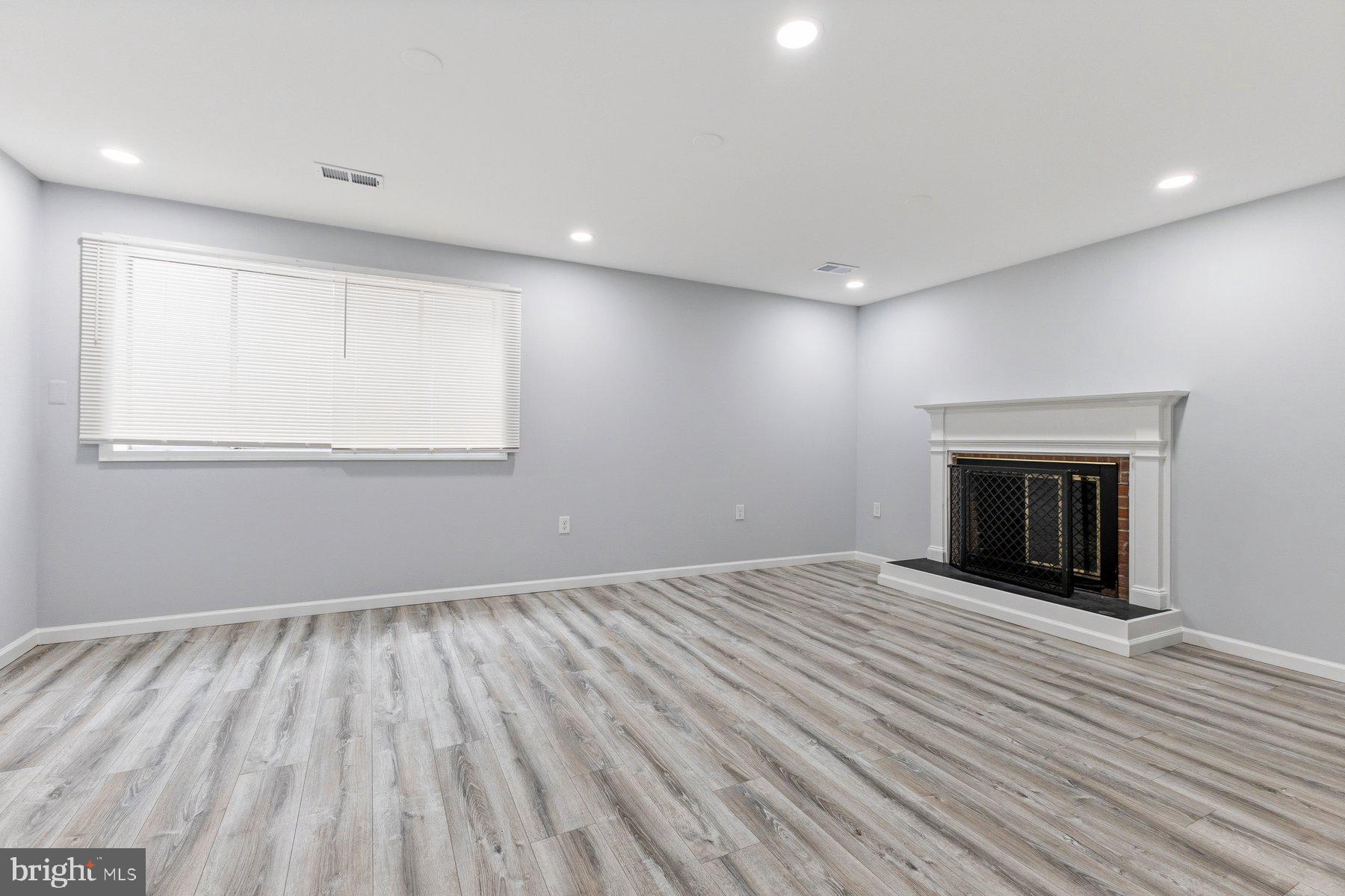 SPRINGFIELD VILLAGE - Residential