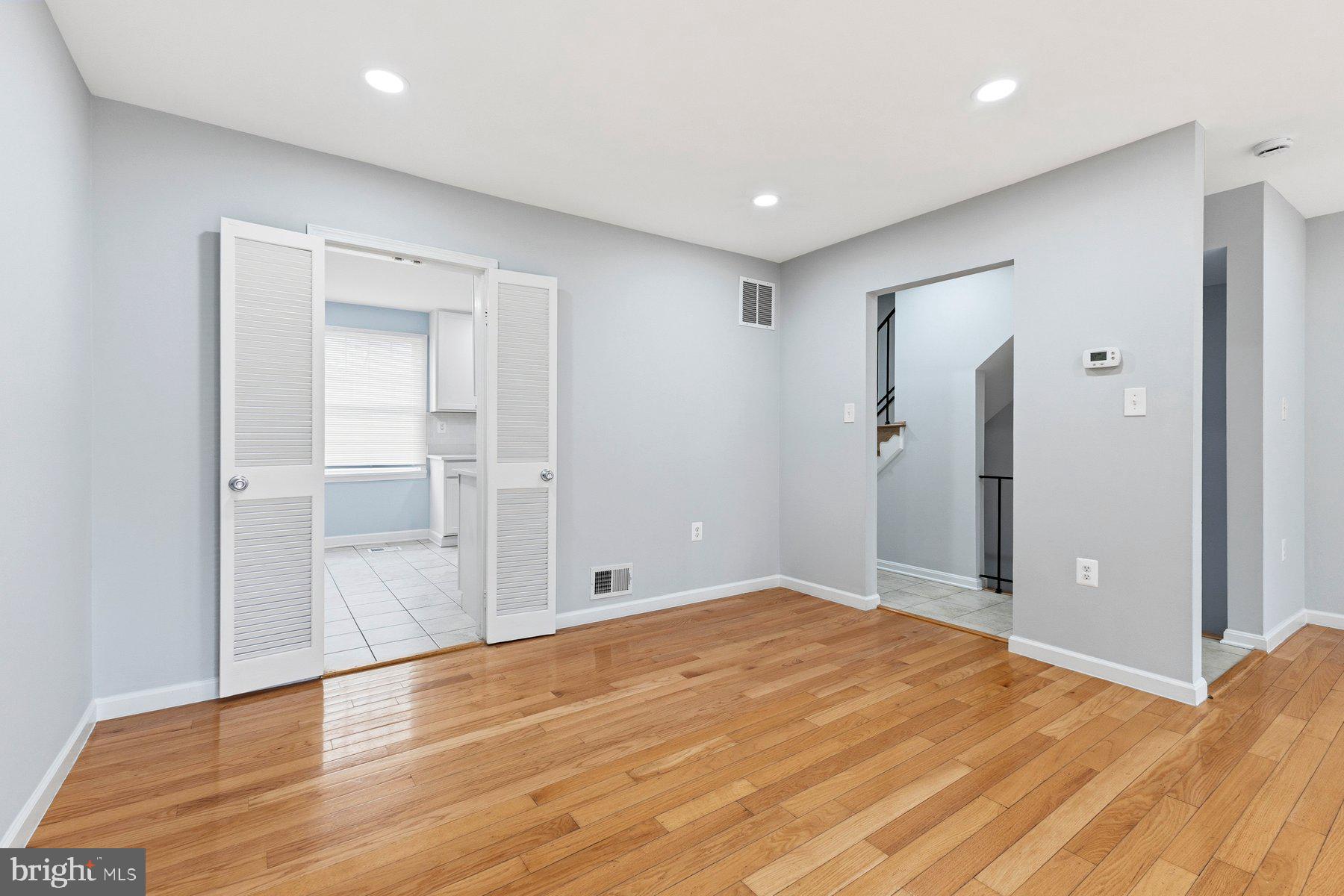 SPRINGFIELD VILLAGE - Residential