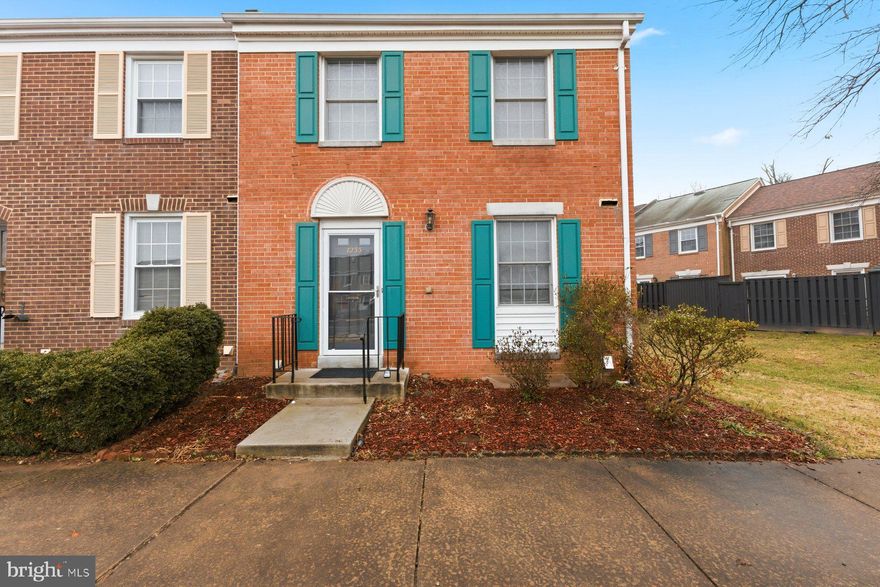 This exceptional three-level townhouse offers a convenient location near shops, restaurants, and Springfield Mall. Enjoy easy access to I-495 and I-395. The property features three bedrooms, hardwood floors, and two and a half bathrooms, plus a private, fenced backyard. The master bedroom is generously sized with ample closet space. Schedule your tour today!