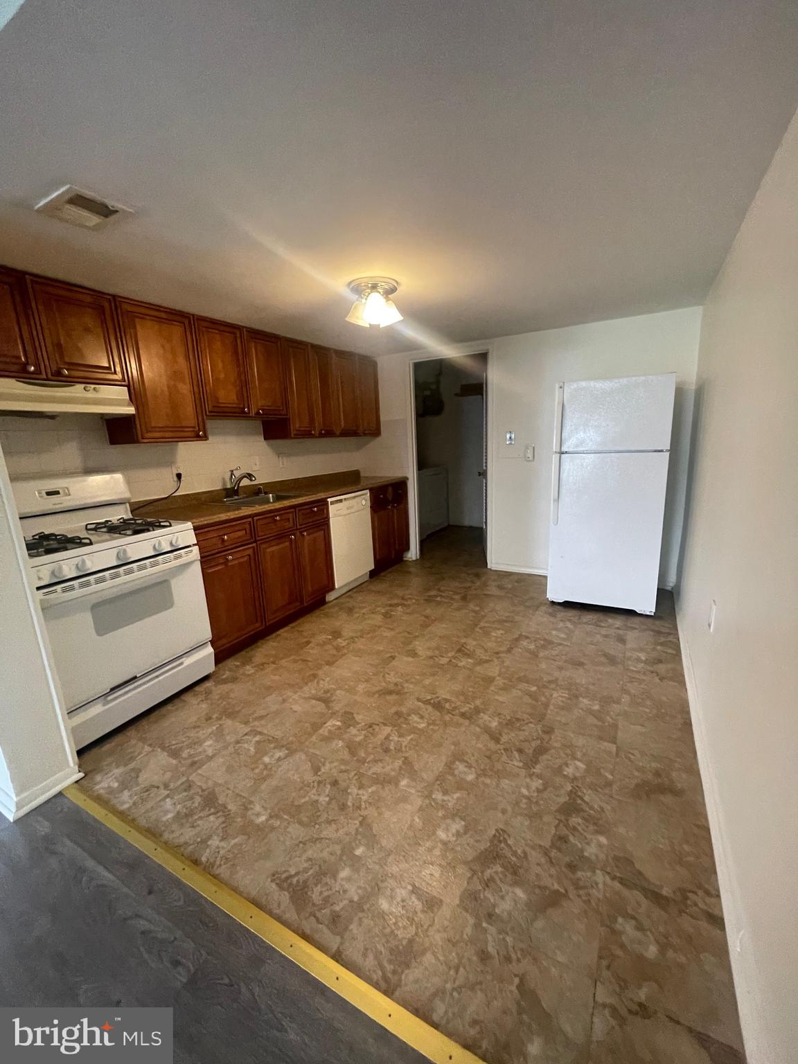 KIMBERLY PLACE - Residential Lease