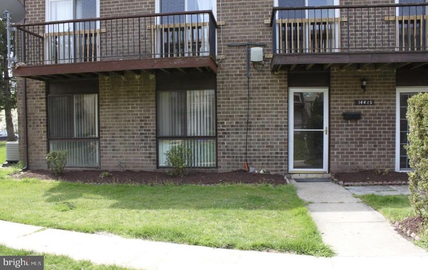 2 bedroom 2 full bathrooms clean and ready to move in.
 living room sliding door is a fix window not operating as a sliding door.
Please see application instruction attached, no pets, no smoking inside the unit, renter to get renter's insurance policy at renter's expense.