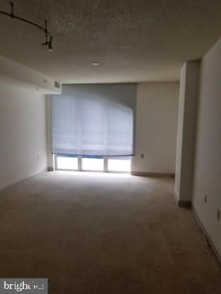 RESTON BUSINESS CENTER - Residential