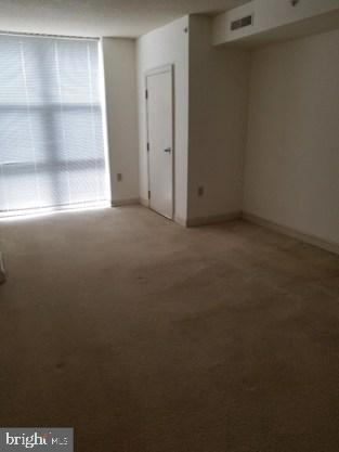 RESTON BUSINESS CENTER - Residential