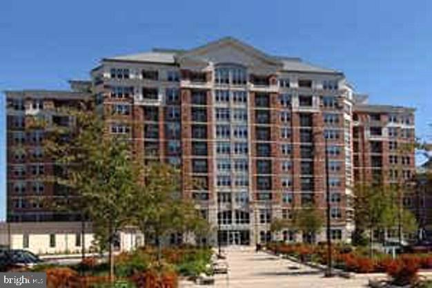 RESTON BUSINESS CENTER - Residential