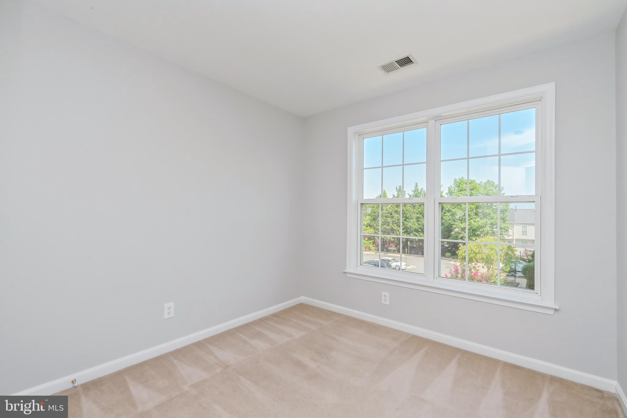 JAPONICA - Residential Lease