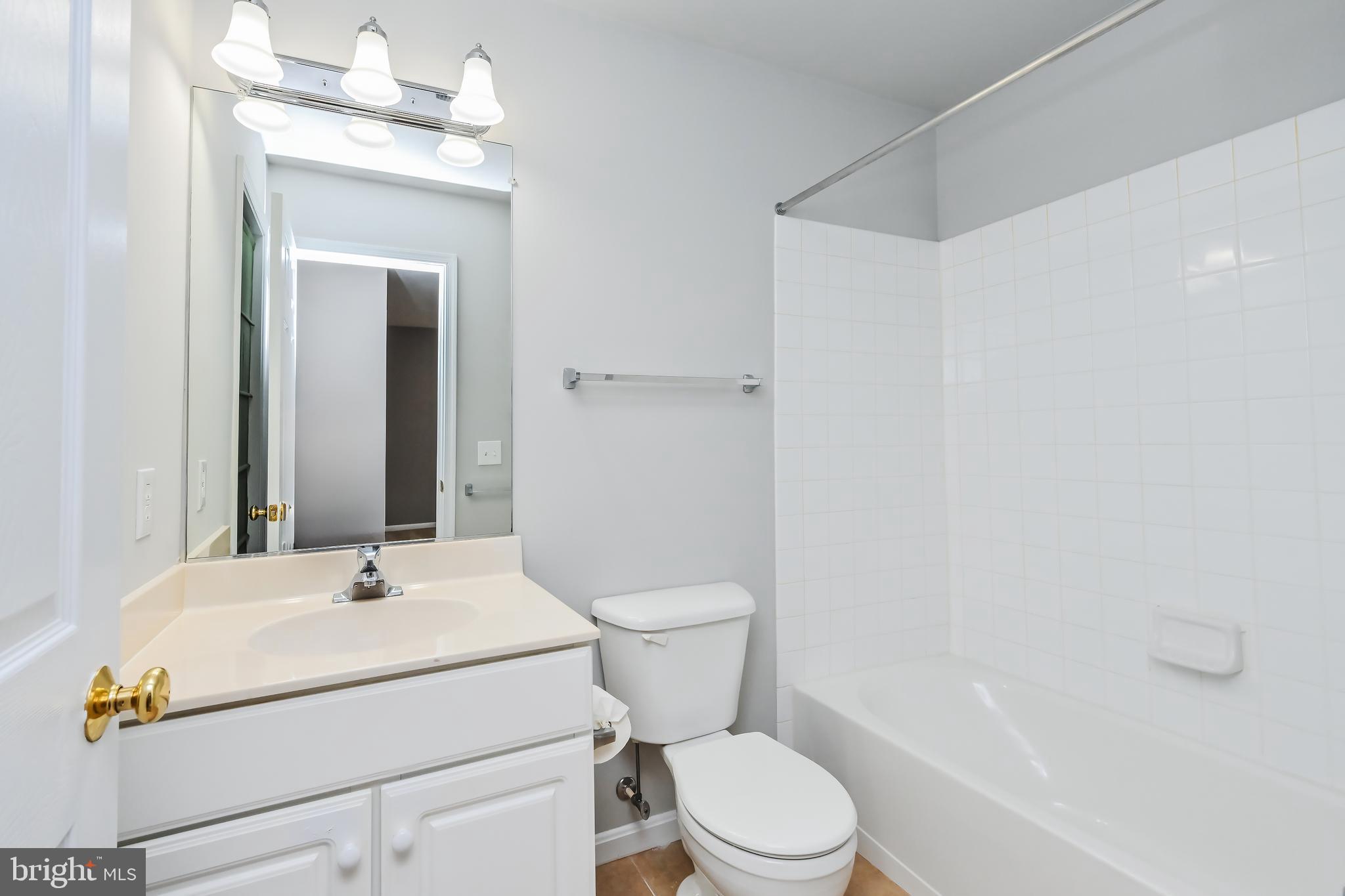 JAPONICA - Residential Lease