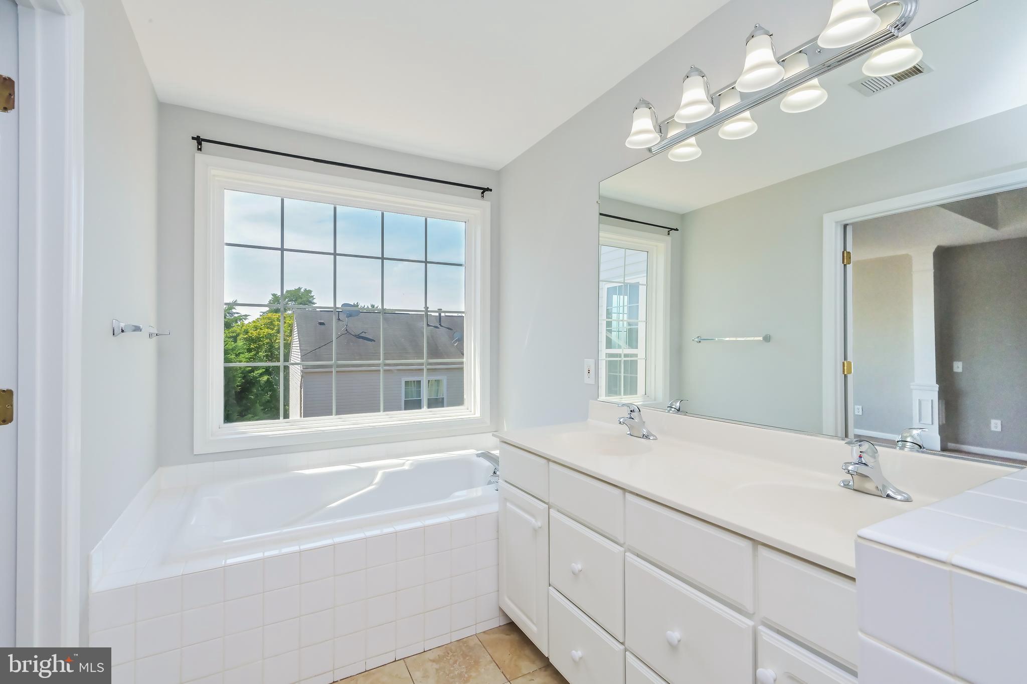 JAPONICA - Residential Lease