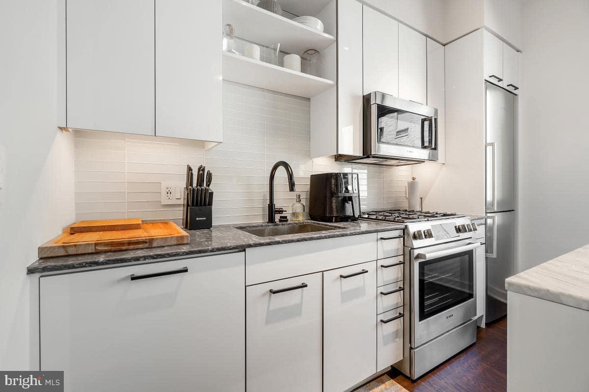 70 N STREET SE N1016
