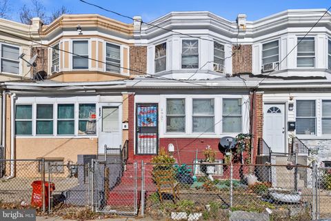 Townhouse For Sale - 2937 Carman Street<br/> CAMDEN, NJ 08105