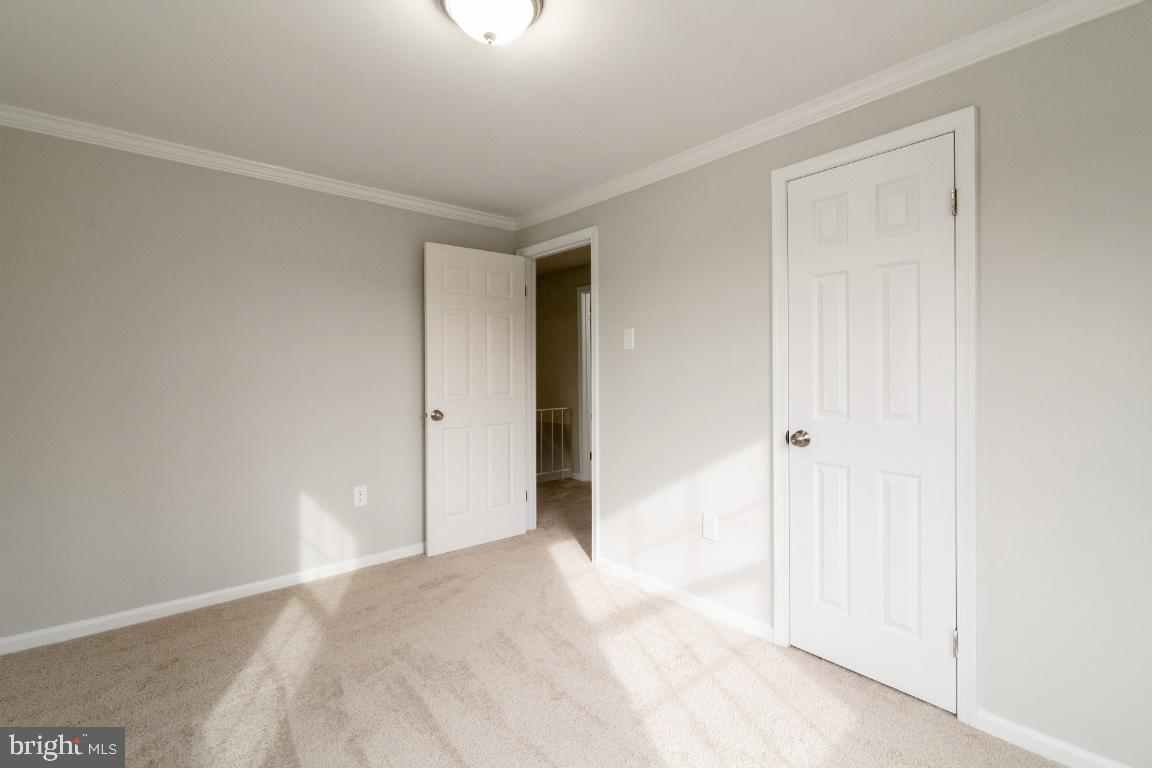 PINEWOOD LAKE - Residential