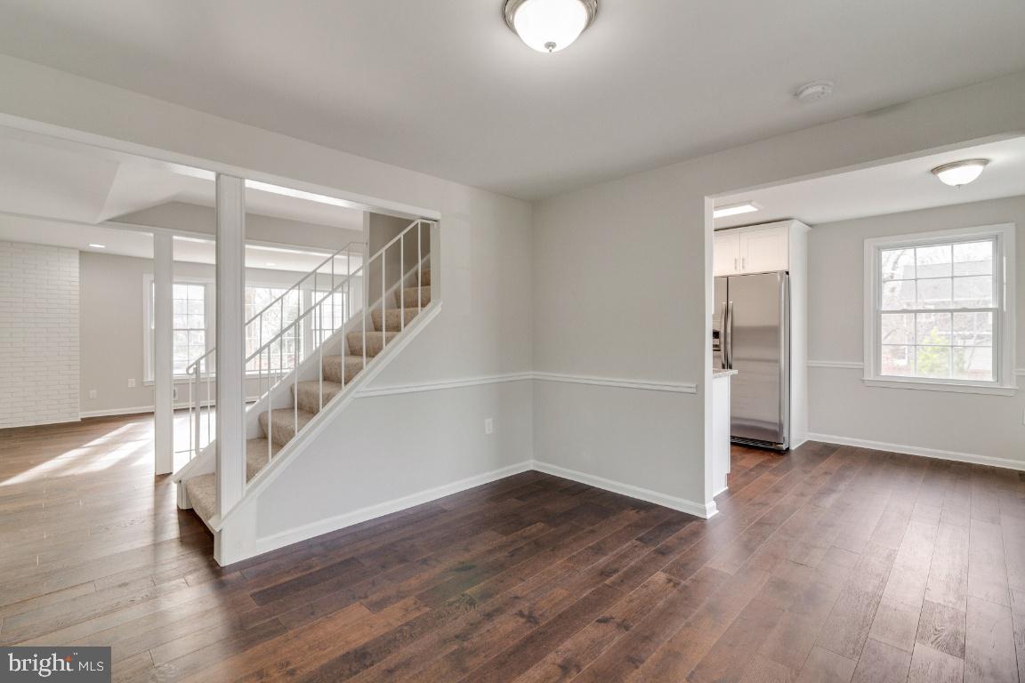 PINEWOOD LAKE - Residential