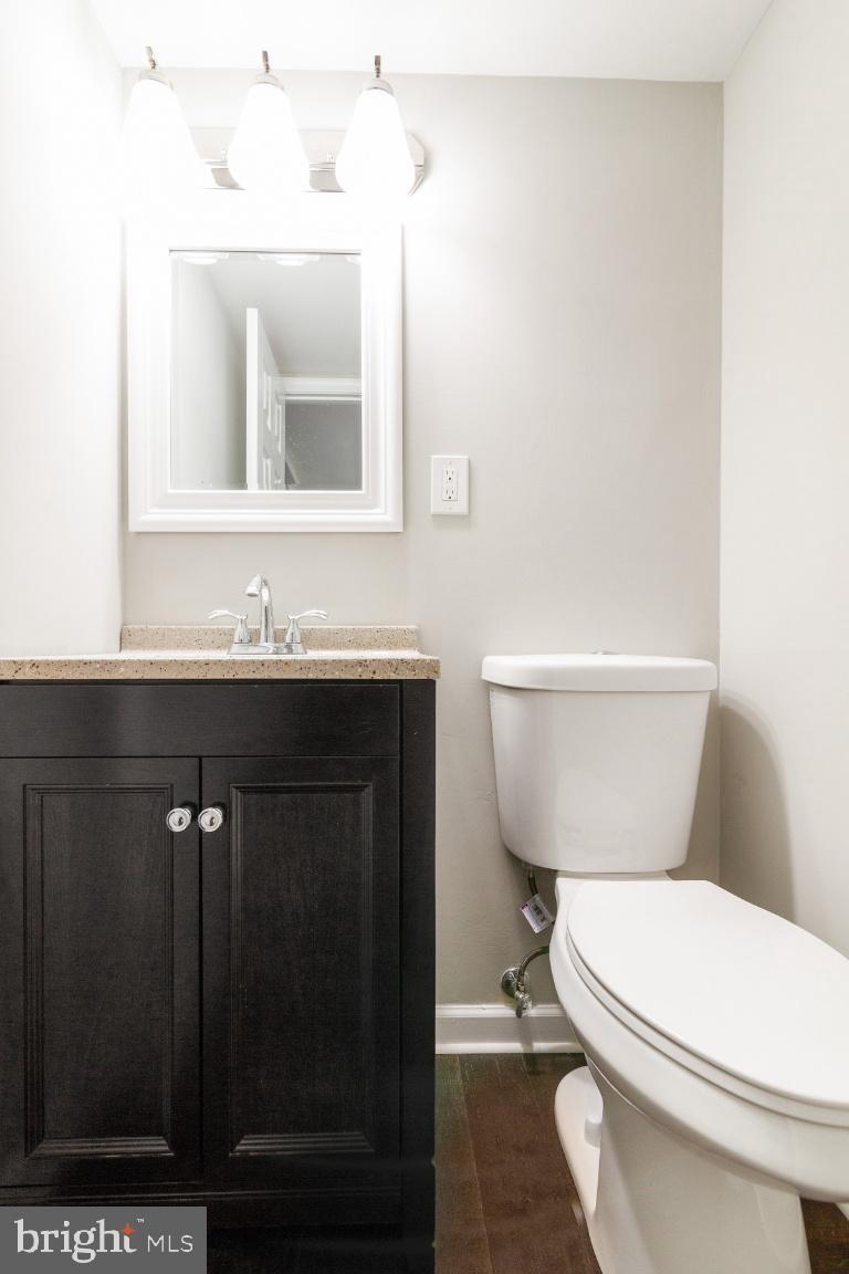 PINEWOOD LAKE - Residential