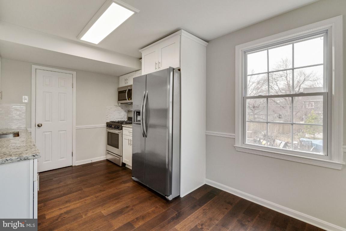 PINEWOOD LAKE - Residential