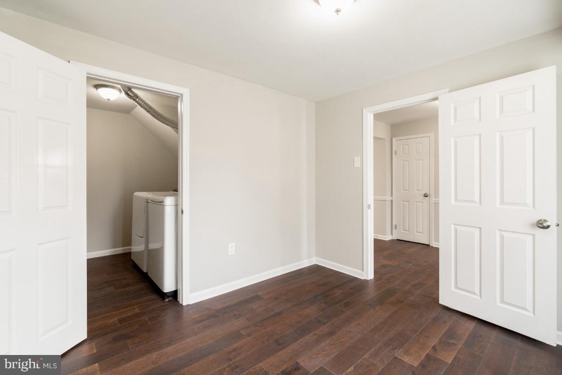 PINEWOOD LAKE - Residential