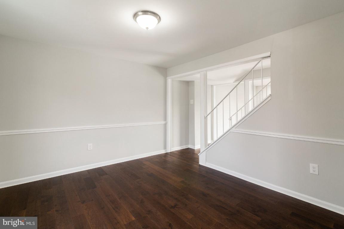 PINEWOOD LAKE - Residential