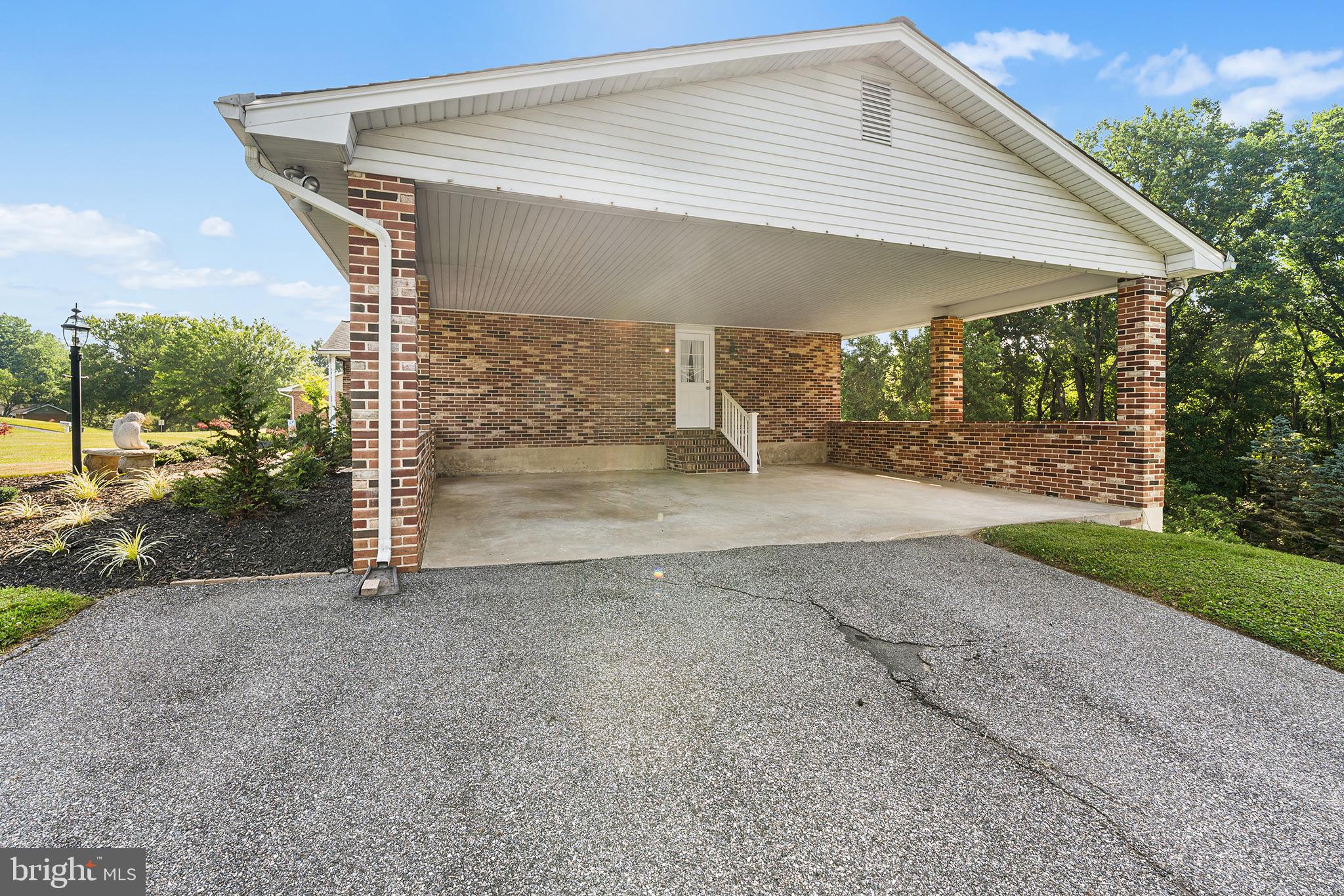1507 WILDWOOD DRIVE