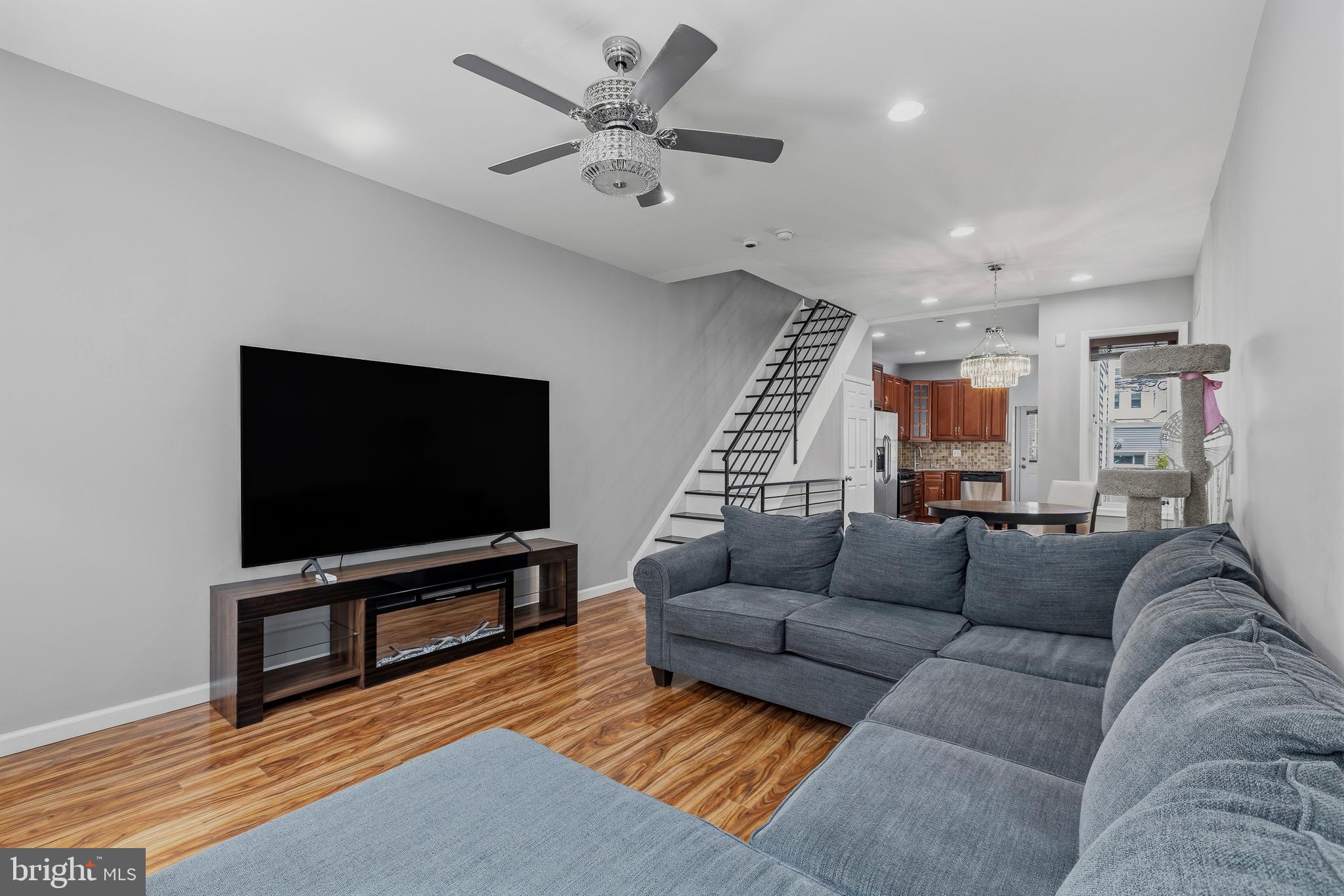 FAIRMOUNT - Residential