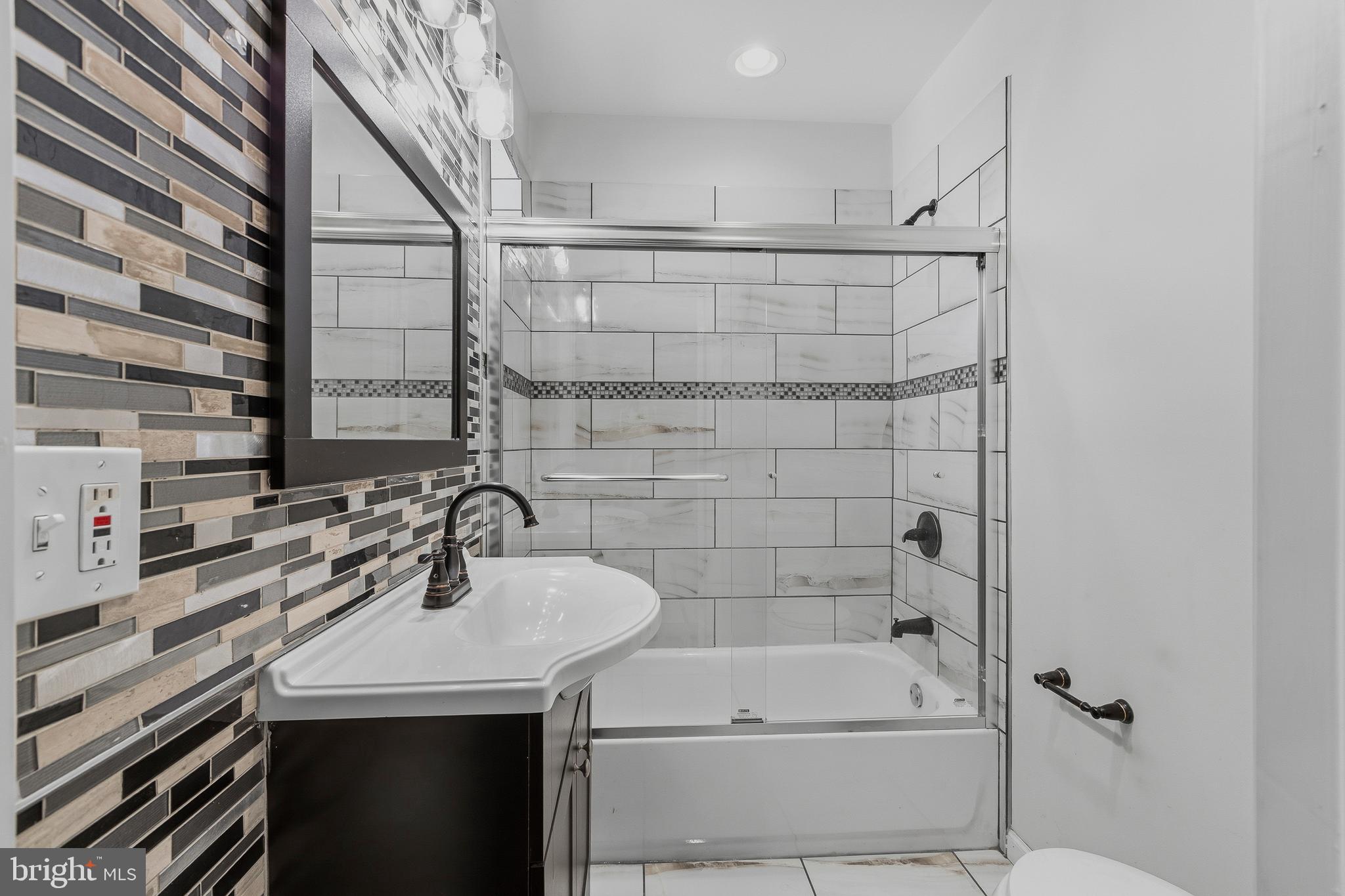 FAIRMOUNT - Residential
