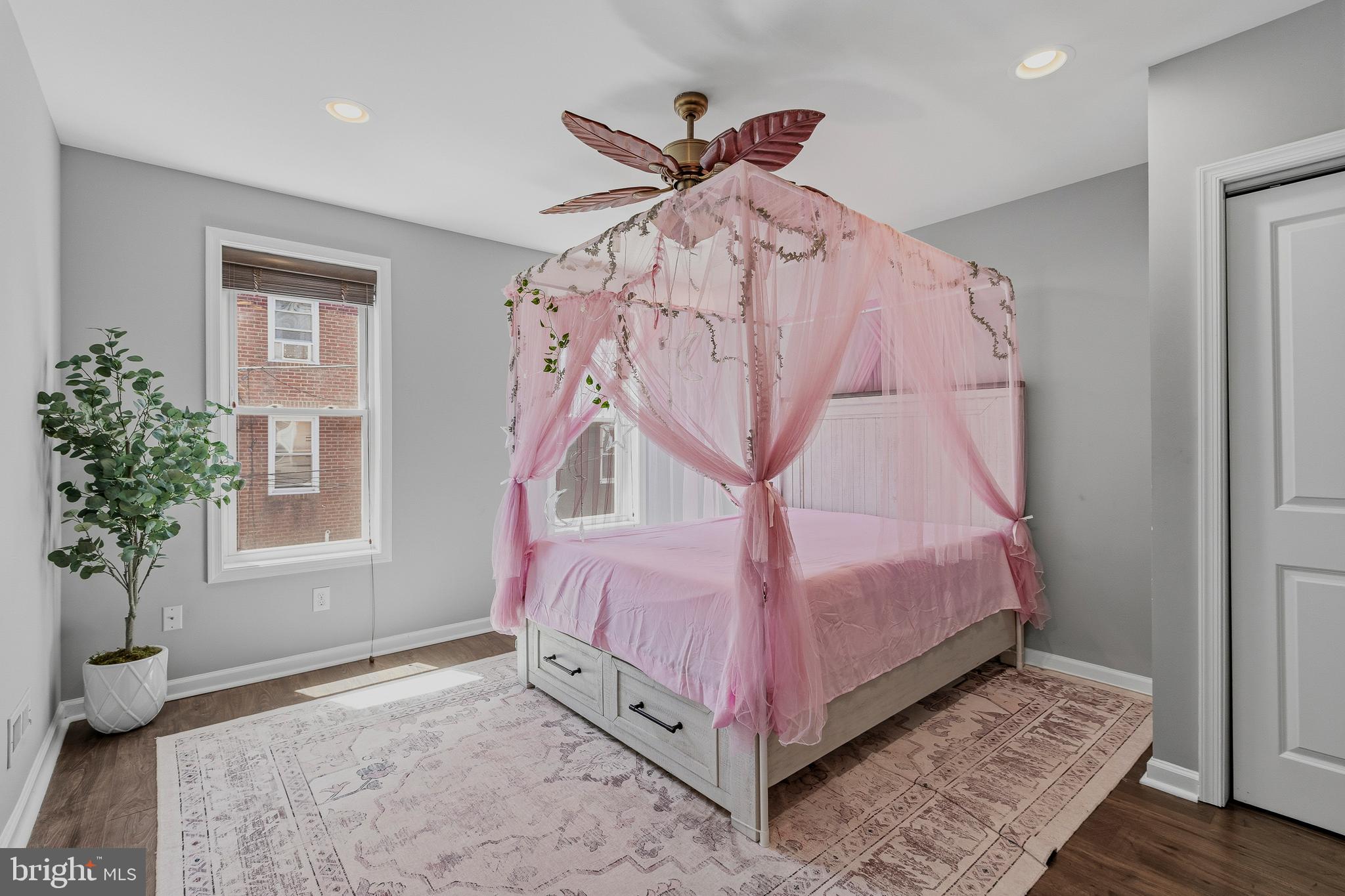 FAIRMOUNT - Residential