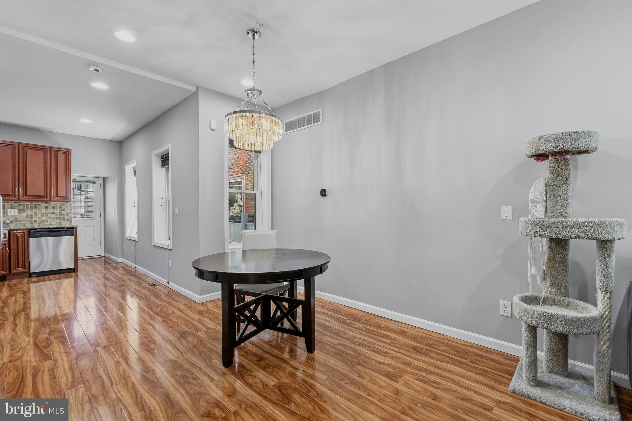 FAIRMOUNT - Residential