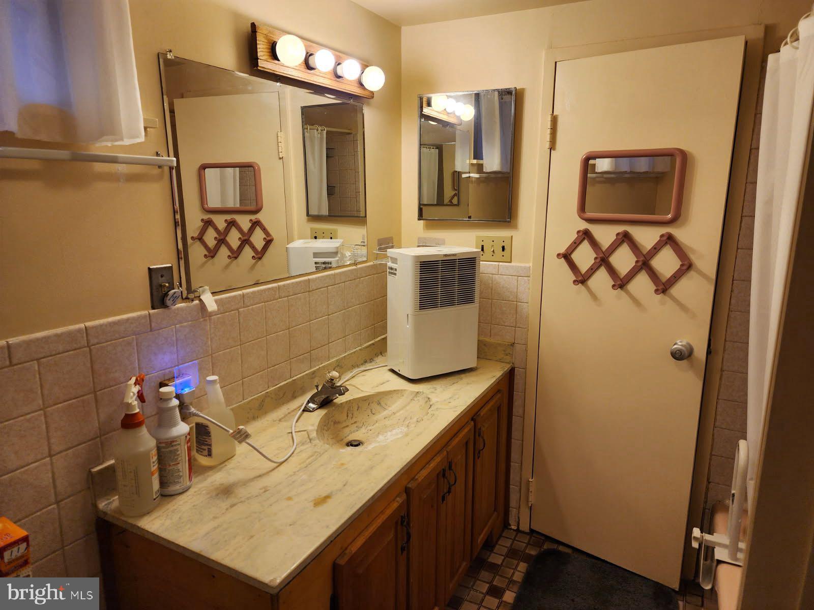 GORDON TERRACE - Residential Lease