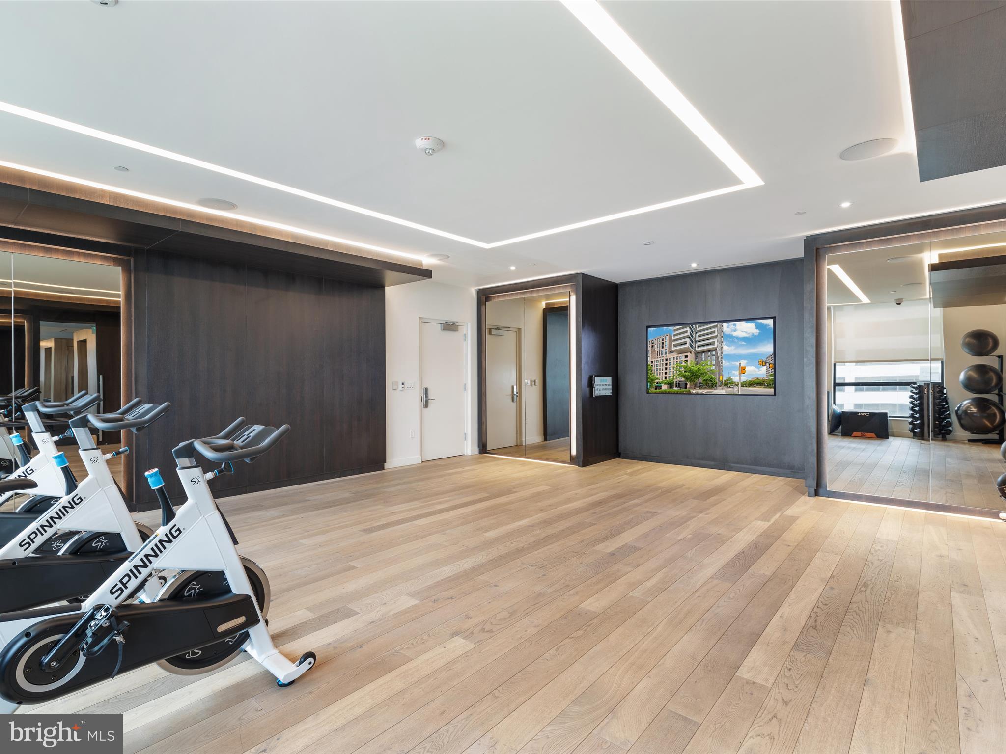 THE VERSE CONDO - Residential